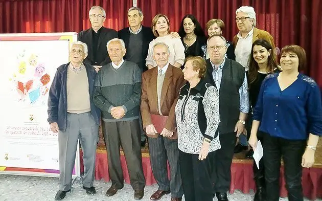 Els impulsors i col·laboradors de l'exposició que es pot visitar fins al 20 d'abril a la sala Pau Casals.