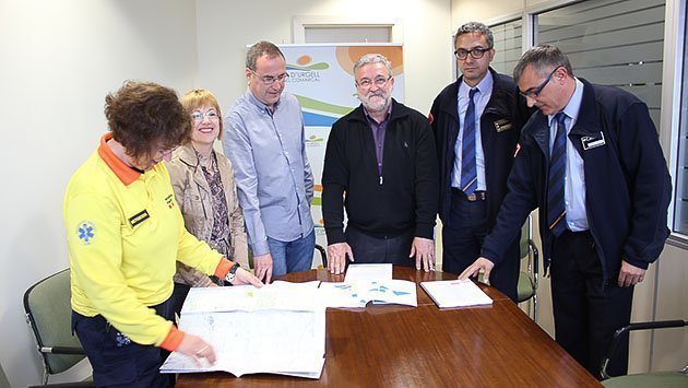 Francesc Fabregat, Jordi Solà, Belén Aceituno, presenten el document. 