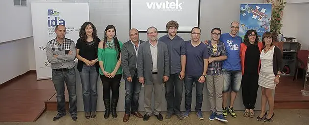 Autoritats i els ponents de la Jornada de Joves Emprenedors a l'IDA de Bell-lloc.