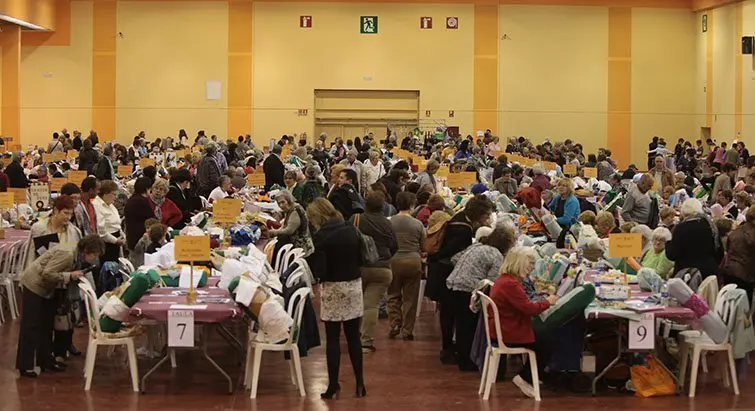 Les puntaires s'apoderen del Pavelló Firal de Mollerussa.