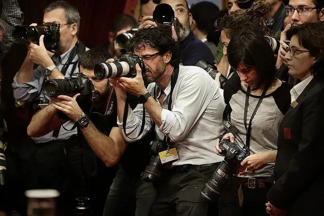 Fotoperiodistes en el debat d' investidura de Joquim Torra al Parlament