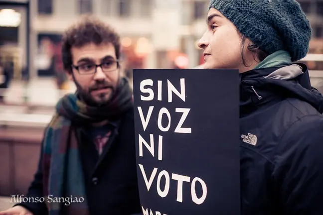 Con motivo de las próximas elecciones generales en España el 20D, las mareas han convocado una serie de manifestaciones en diferentes ciudades como aqui en Frankfurt para protestar por la dificultad de votar desde el extranjero debido al voto rogado