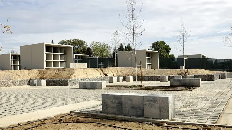 El nou cementiri d'Alcarràs amb els mòduls de nínxols