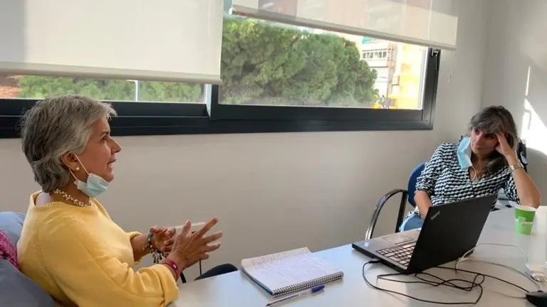 La tinent d'alcalde Sandra Castro ha mantingut una reunió amb Ana Isabel Osorio, de la Comissió de la Veritat a Colòmbia
Fotografia amb alta resolució
©Ajuntament de Lleida