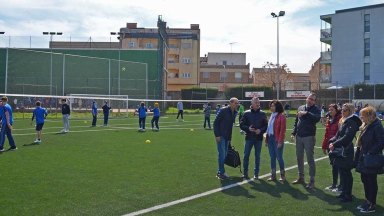 L'alcalde Marc Solsona en la seva visita a la 5a Trobada Esportiva - Foto: Ajuntament de Mollerussa
