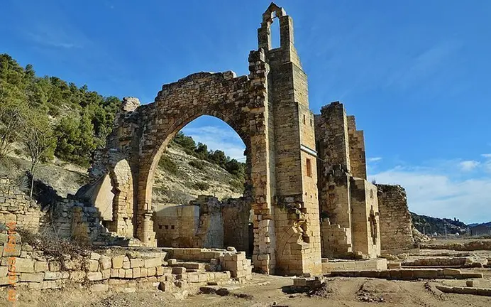 Restes del Monestir de Vallsanta (Guimerà) ©María Rosa Ferré