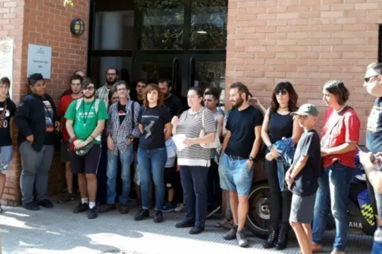 Dotze col·lectius socials i polítics de Lleida exigeixen fer efectius els resultats de l'1-O Dotze col·lectius socials i polítics de Lleida exigeixen fer efectius els resultats de l'1-O