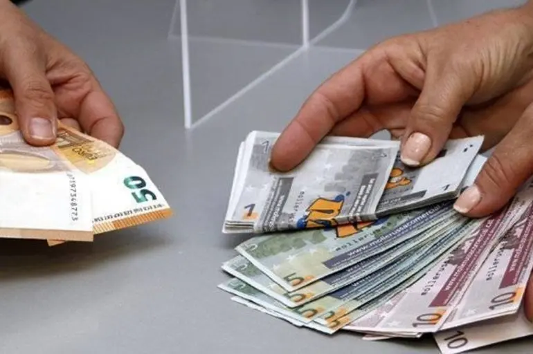 En marxa la campanya de Mollerussa Comercial per incentivar les compres després del confinament En marxa la campanya de Mollerussa Comercial per incentivar les compres després del confinament