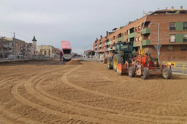 L'Ajuntament de Mollerussa inicia els treballs per habilitar noves zones de pàrquing L'Ajuntament de Mollerussa inicia els treballs per habilitar noves zones de pàrquing