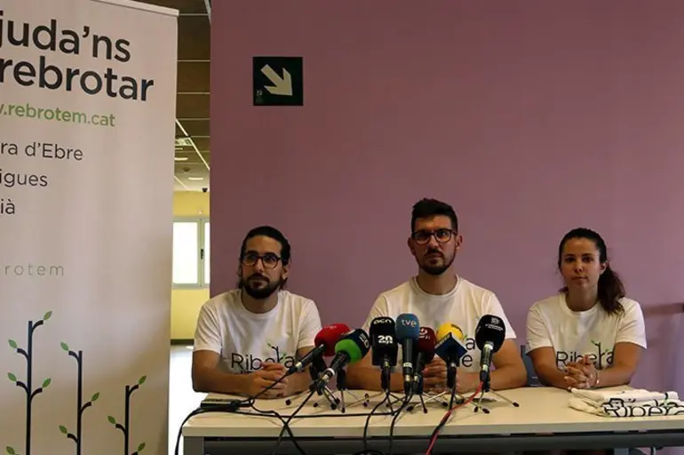 La plataforma Rebrotem engega una campanya per apadrinar terrenys afectats pel foc La plataforma Rebrotem engega una campanya per apadrinar terrenys afectats pel foc