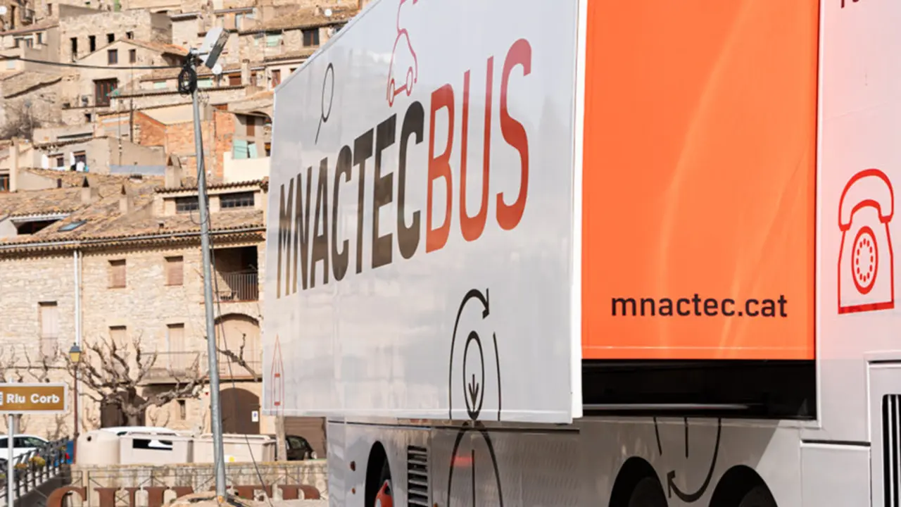 El Bus del MNACTEC ha fet parada aquest cap de setmana a Guimerà - Foto: Jordi Vinuesa