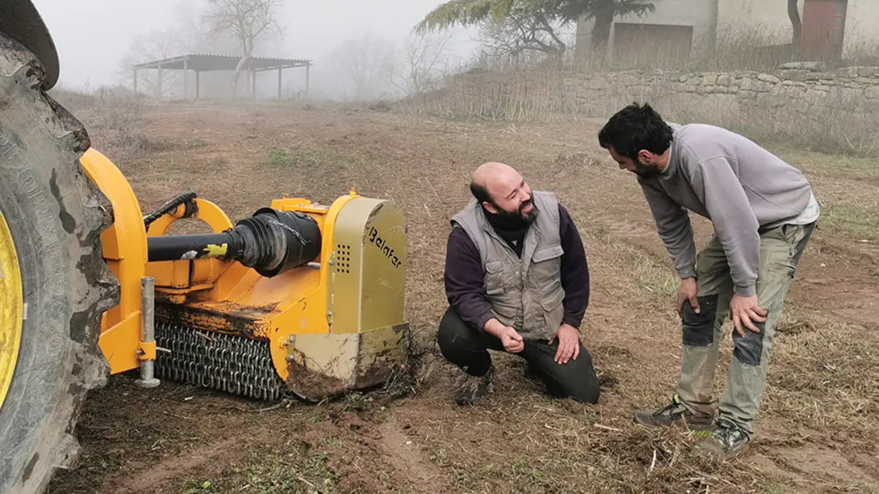 El mentor transmetrà, amb la seva experiència, maneres de fer i aclariments a dubtes del jove o la jove mentorats - Foto: Cedida
