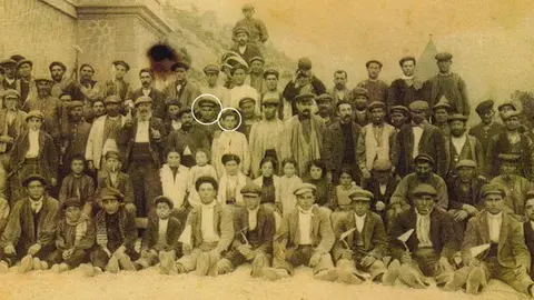 Imatge de les persones que van participar en la construcció del canal d&#39;Urgell.