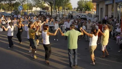 Mig miler de persones van participar en el setzè aniversari el monument.