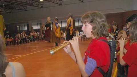 Grallers de l'Arreu i els gegants de la comarca.