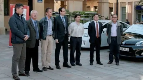 Els representants dels concessionaris i les autoritats. 