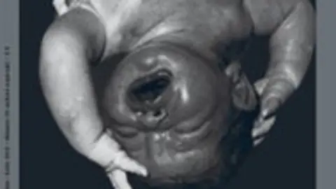 Imatge de la portada del número 50 de la revista ONGC.