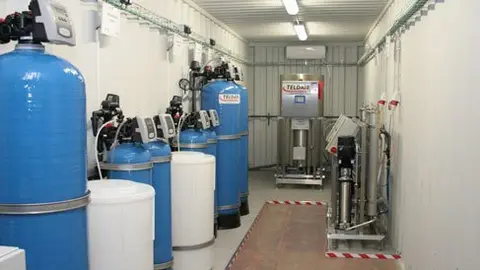 Teldair instal·la la planta de tractament per diàlisis en el contenidor.