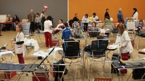 L'acte va tenir lloc a la sala de Ball del complex L'Amistat.
