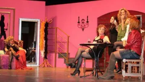 El Grup Rossinyol repeteix la representació de La gata salvatge.