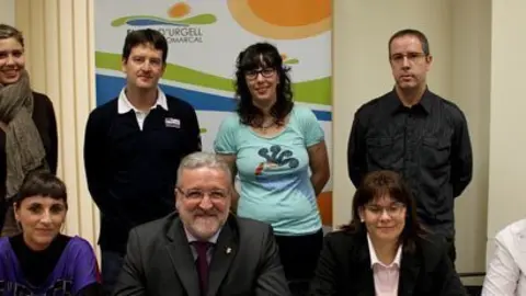 Francesc Fabregat i Carme Castelló presideixen l'acte de constitució.