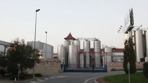 La factoria de la làctica El Castillo tancada durant tot el dia.