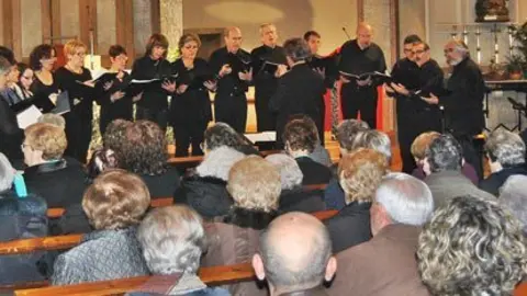 Imatge del Cor Stabat Mater en el concert de Santa Cecília.