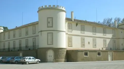 Imatge significativa del Castell del Remei, edifici central.