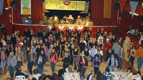 Els participants en la primera Trobada Country d&#39;Ivars d&#39;Urgell