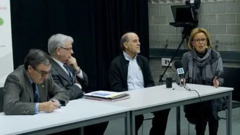 L'alcalde Àngel Ros va presidir la signatura del conveni.