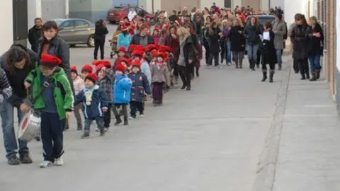Una imatge de la sortida de l'any 2011 pels carrers de Sidamon.