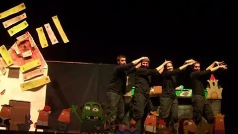 Imatge de l&#39;espectacle de titelles El gat amb botes.