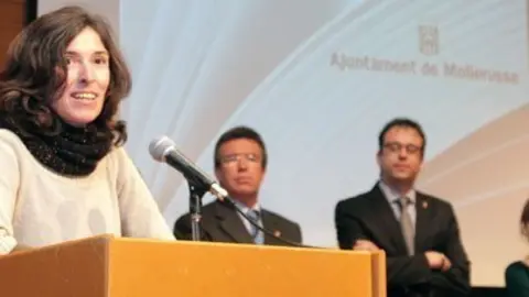 La guanyadora Alba Sabaté en l'acte de lliurament del premi.