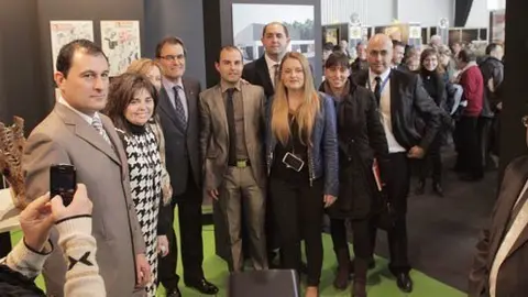 El president Mas amb l'alcalde Enric Mir i el tècnics del Patronat.