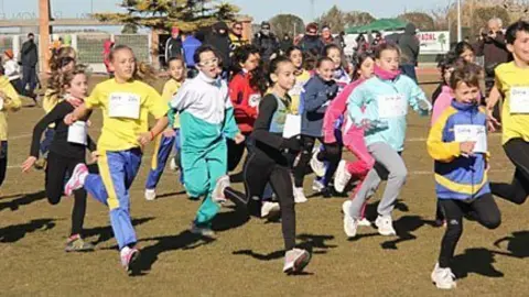 Els escolars van tenir un especial protagonisme en el cros arbequí.