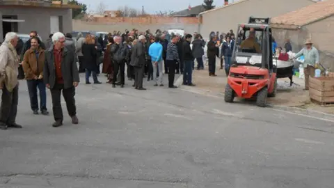 Els cassoles es preparen a l&#39;exterior del pavelló de Miralcamp.          