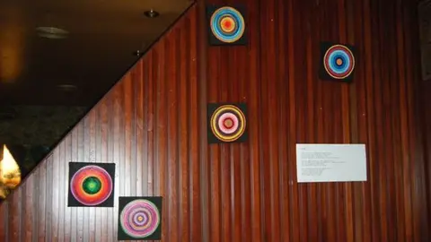 Algunes de les obres exposades a la sala Slàvia de les Borges Blanques.