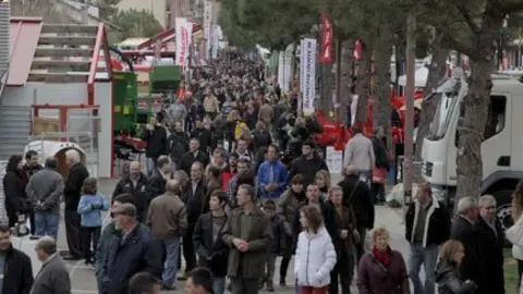 El públic va ser fidel a la cita amb la Fira de Sant Josep