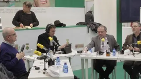 Xavier Graset amb el president Joan Reñé i l'alcalde Marc Solsona.