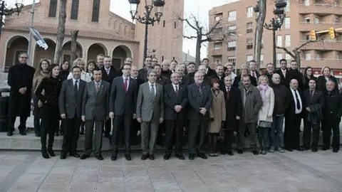 Imatge dels alcaldes i regidors que van participar en el Dia de la Comarca.