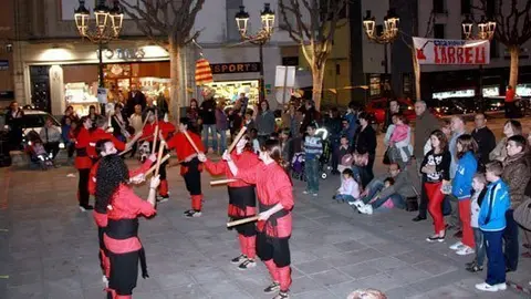 Actes de l'aniversari de l'Arreu a la plaça de l'Ajuntament de Mollerussa.