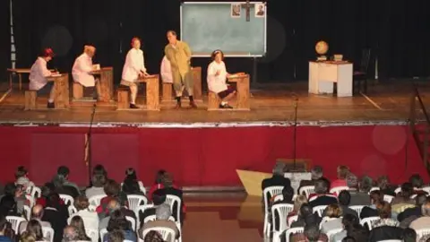 Un moment de la representació a La Sala de l'obra Florido Pensil.
