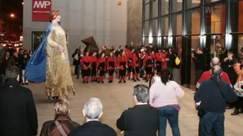 La plaça de L'Amistat va ser l'escenari d'una mostra de cultura popular.