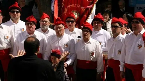 Els Cantaires de Juneda, durant l&#39;actuació del diumenge