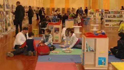 Imatge de les activitats al Saló del Llibre de l&#39;edició del 2012. 