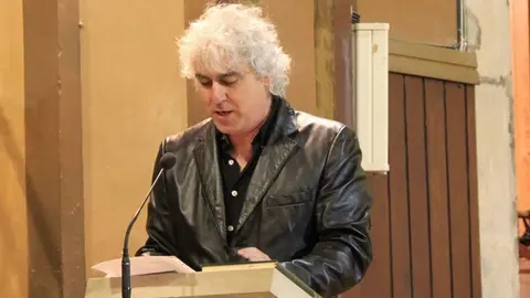 Bernat Huguet va fer un tast del seu poemari en el dia de la poesia a Golmés.