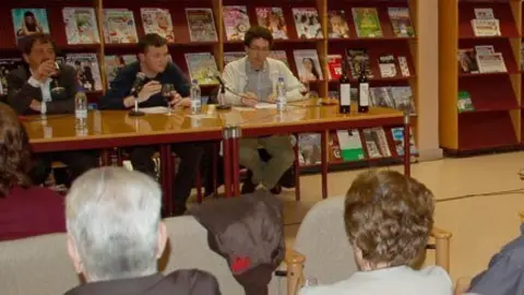 El professor Oriol Izquierdo,  i l’enòleg de Castell del Remei, Sergi Esteba.