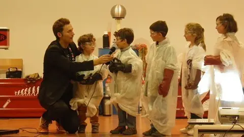 Dani Jiménez va comptar amb la complicitat dels alumnes del Pompeu.   