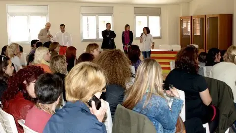 Imatge de l'acte de rebuda als estudiants i professors europeus.