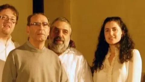 Els responsables de l&#39;espectacle amb Jordi Pàmias.       